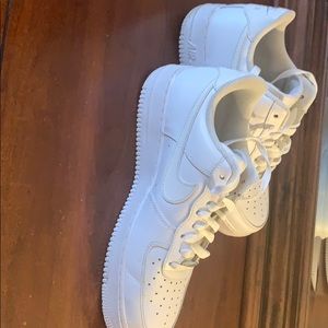 NIKE AIRFORCE ONES MEN SIZE 9 WOMEN SIZE 10